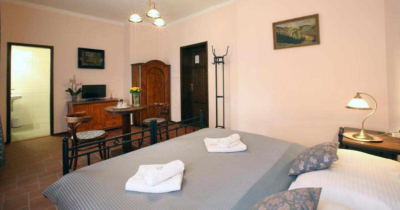 Penzion Na 15. Poledniku Hotel Jindřichŭv Hradec Kültér fotó