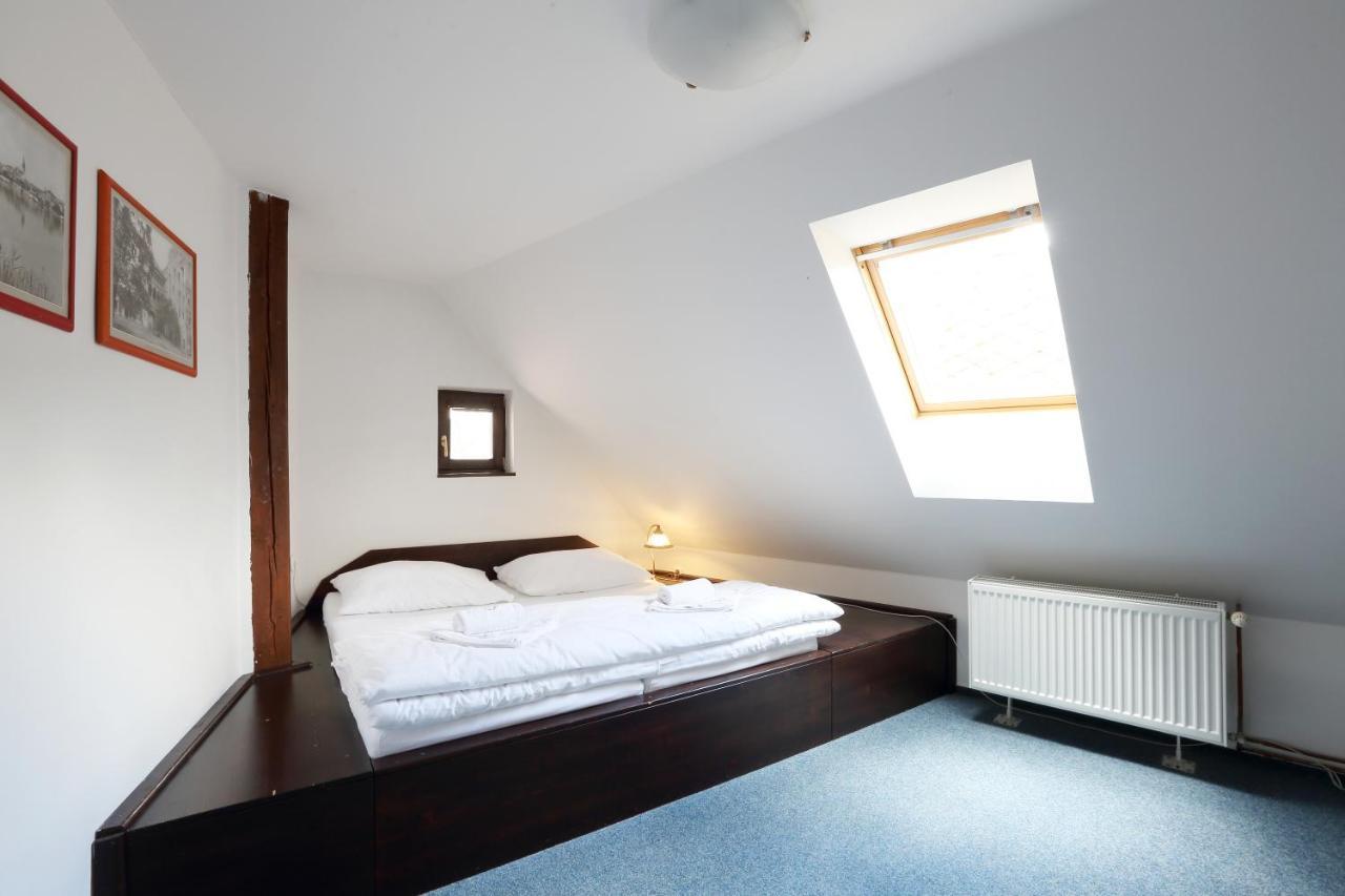 Penzion Na 15. Poledniku Hotel Jindřichŭv Hradec Kültér fotó