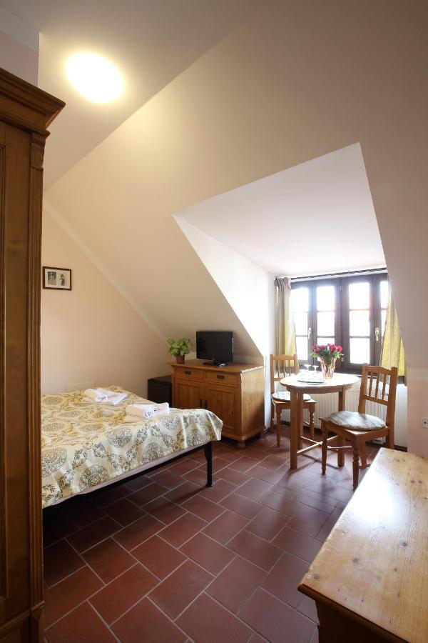 Penzion Na 15. Poledniku Hotel Jindřichŭv Hradec Kültér fotó