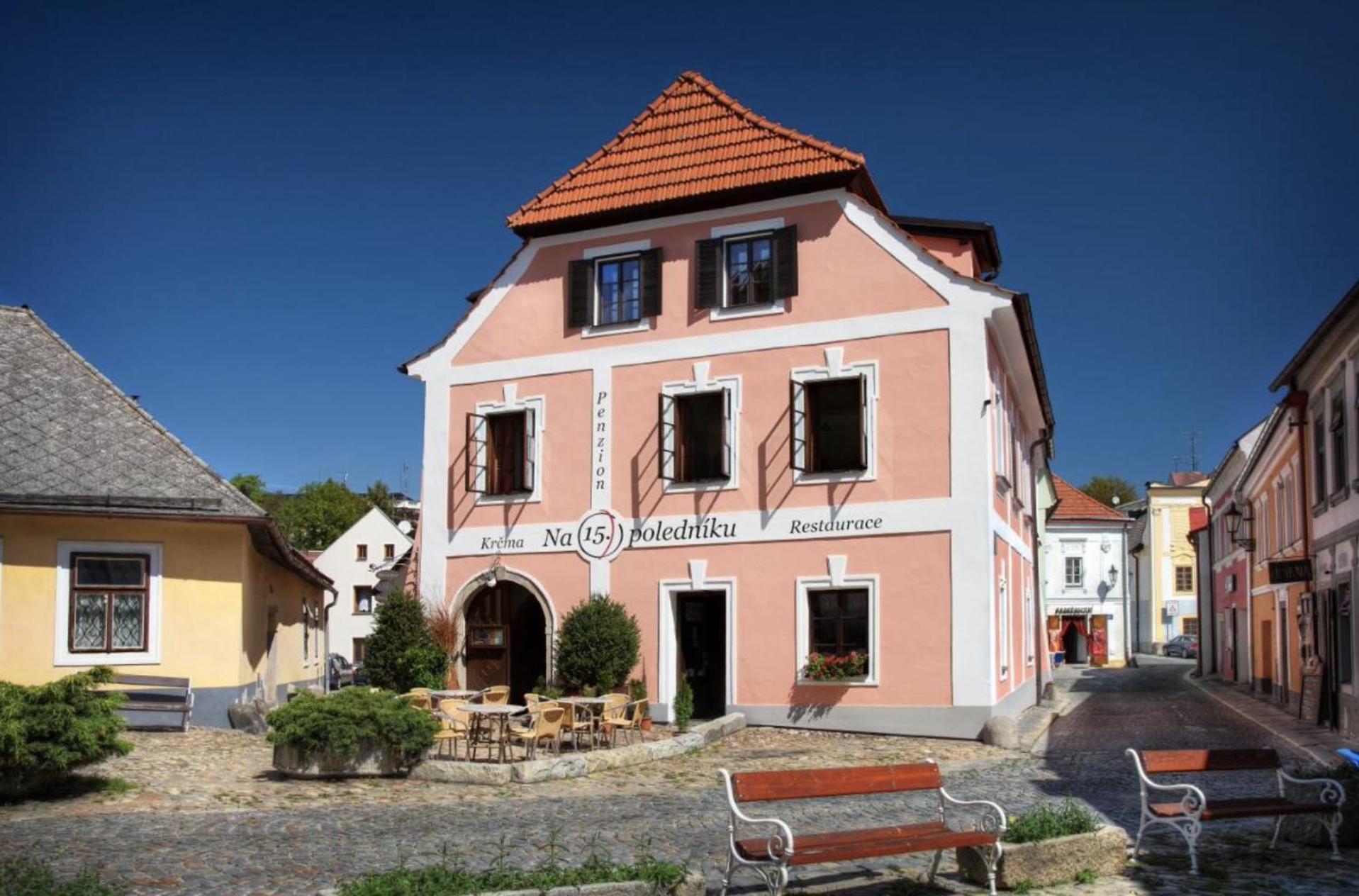 Penzion Na 15. Poledniku Hotel Jindřichŭv Hradec Kültér fotó